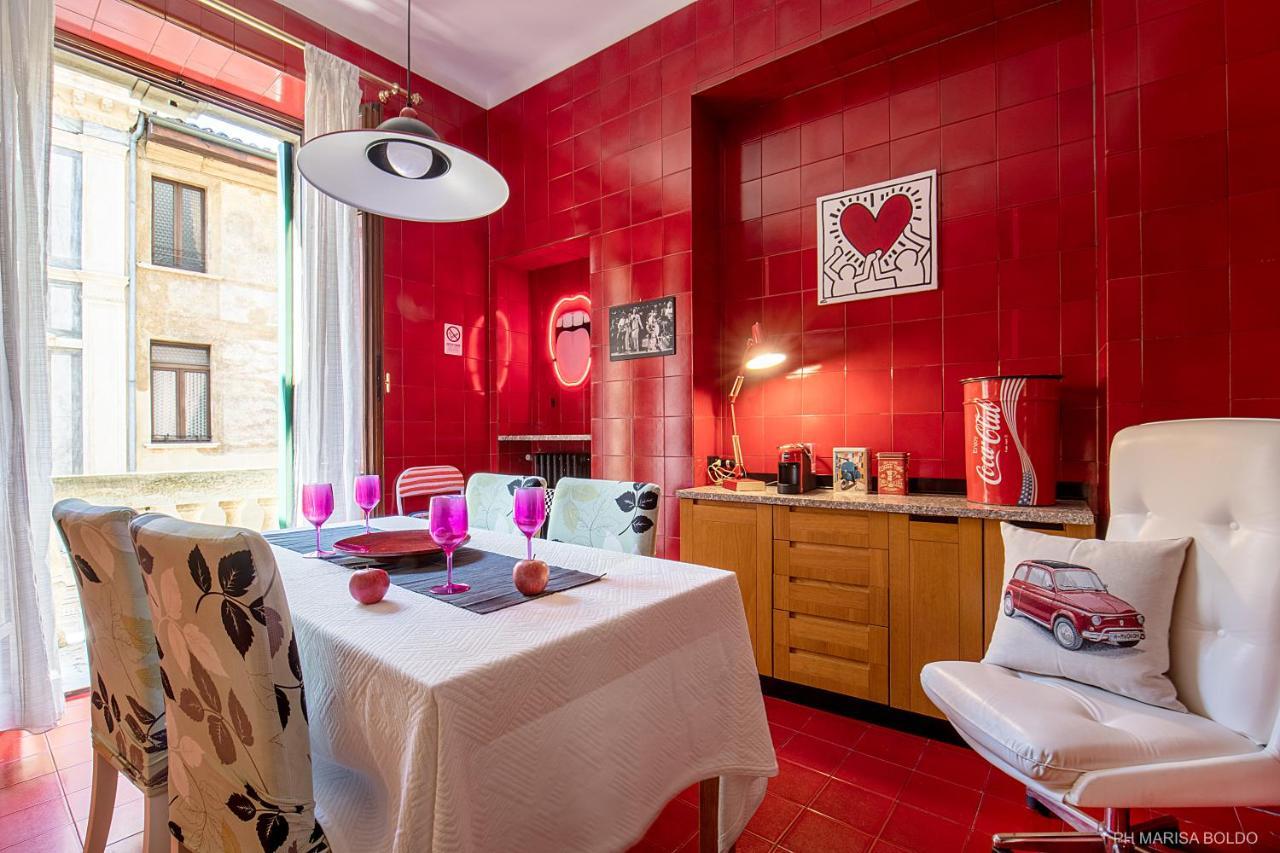 Billie'S Flat Red - Art & Design Apt In Verona Historic Centre מראה חיצוני תמונה