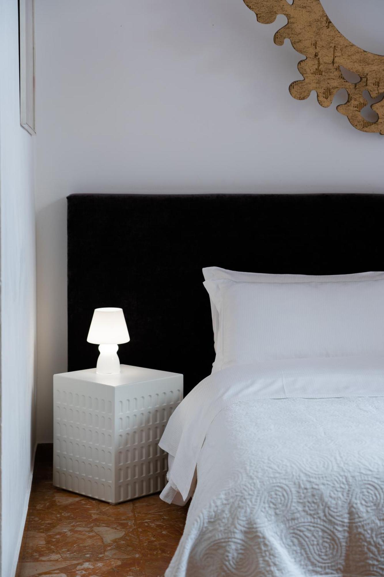 Billie'S Flat Red - Art & Design Apt In Verona Historic Centre מראה חיצוני תמונה
